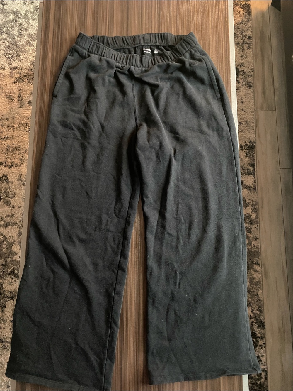 Hollister Black High-Rise Sweat Pants (Short) ‼️LISTED UNTIL JUNE 5th‼️